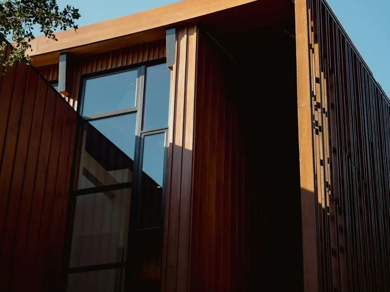 Garden rooms & outbuildings by Hawk Builders in London