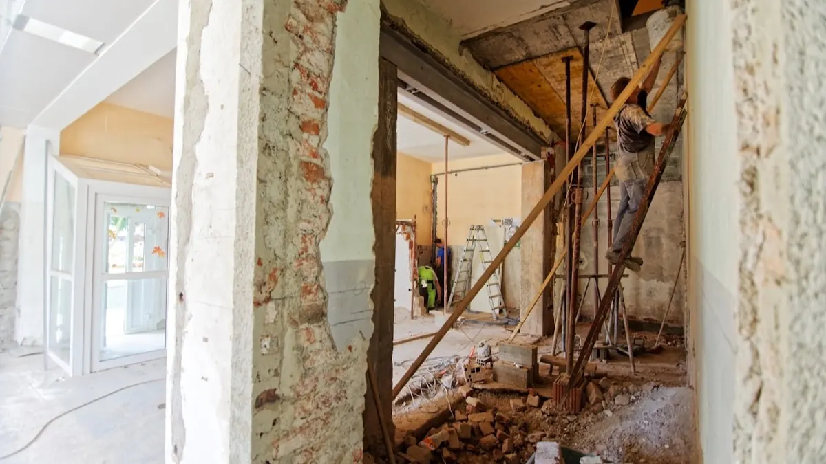 Renovations & refurbishments by Hawk Builders in London